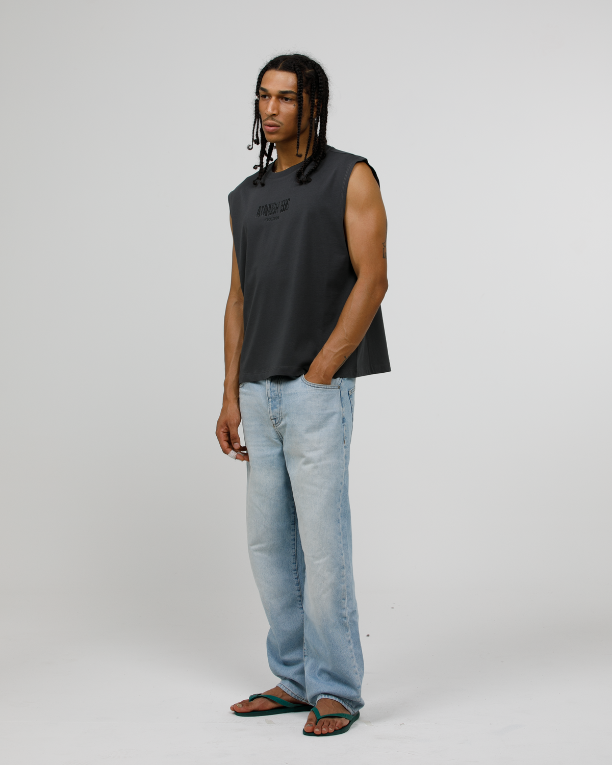 Logo Tank — Vintage Lead
